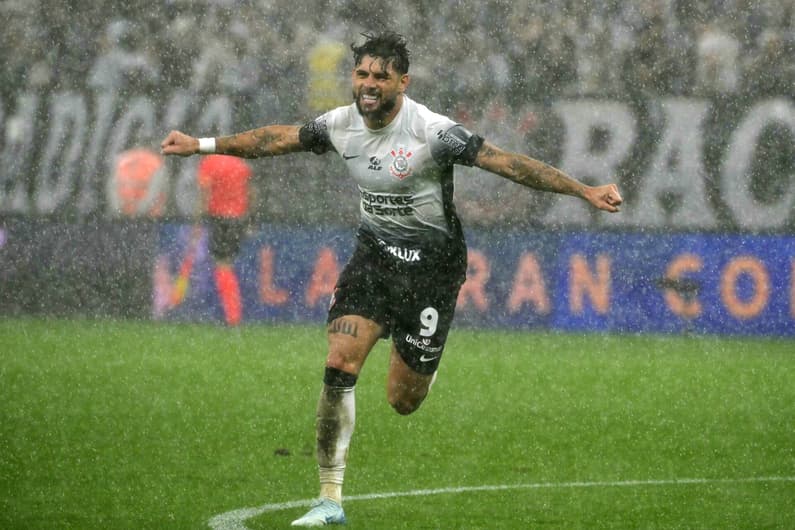 FBL-SUDAMERICANA-CORINTHIANS-RACING