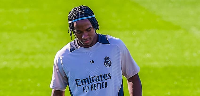 Endrick apareceu no treino do Real Madrid com um novo corte de cabelo (Foto: Divulgação / Real Madrid)