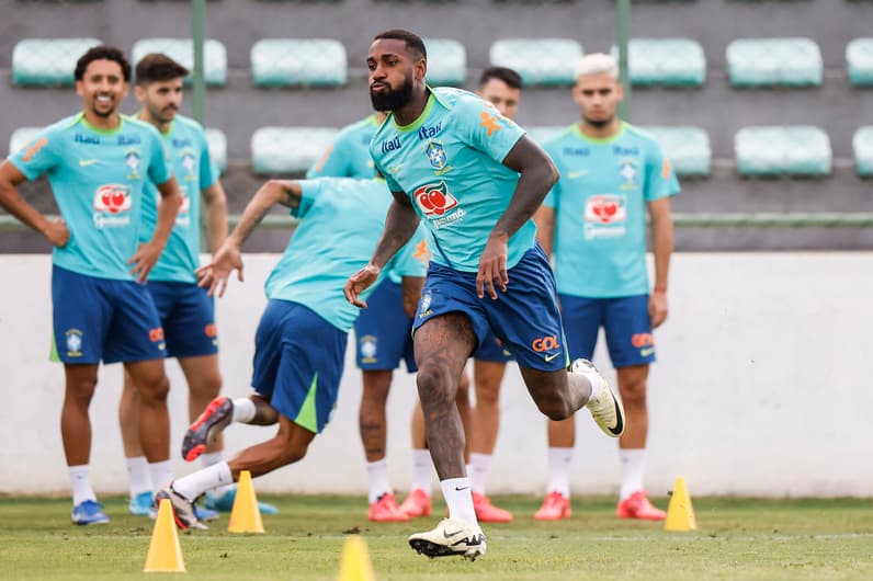 Gerson no treino da Seleção Brasileira (foto: Rafael Ribeiro/CBF)