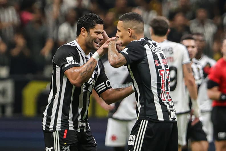 Hulk e Guilherme Arana em Atlético-MG x Vasco na Copa do Brasil