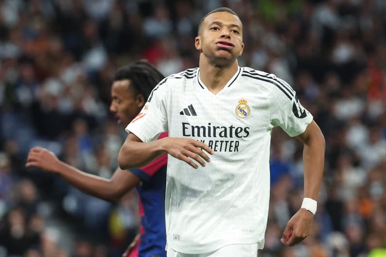 Kylian Mbappé lamenta chance perdida em Real Madrid 0x4 Barcelona por La Liga