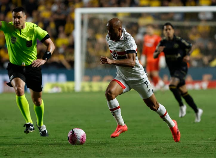 Lucas Moura em Criciúma x São Paulo