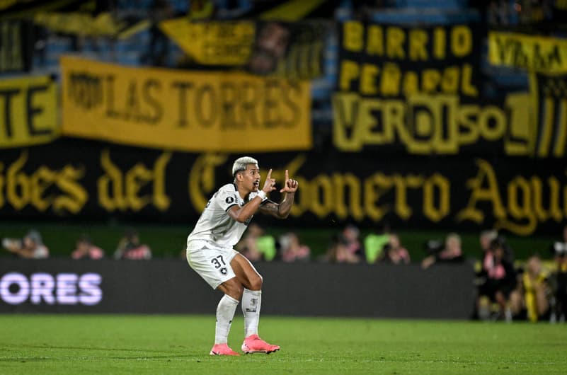 FBL-LIBERTADORES-PEÑAROL-BOTAFOGO