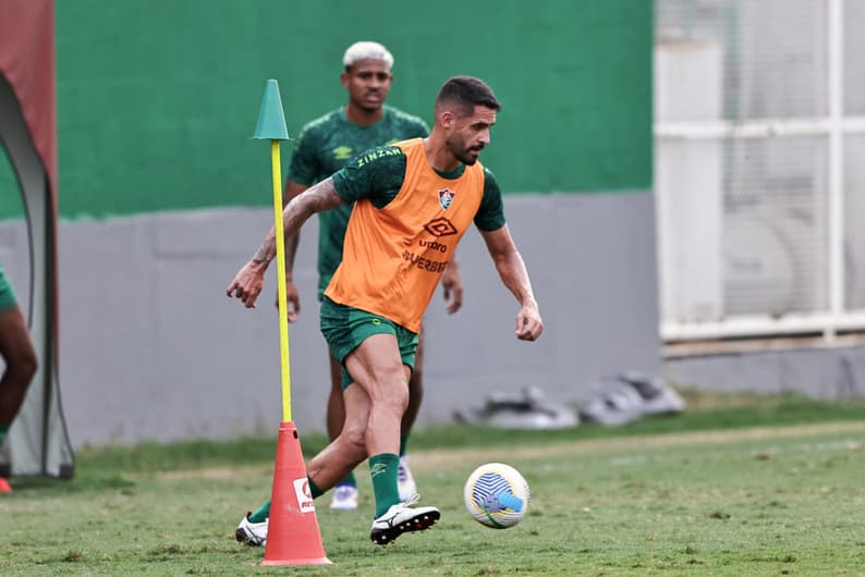 Renato Augusto em ação no treino do Fluminense