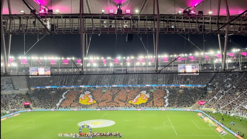 Mosaico da torcida do Botafogo no jogo contra o Criciúma no Maracanã