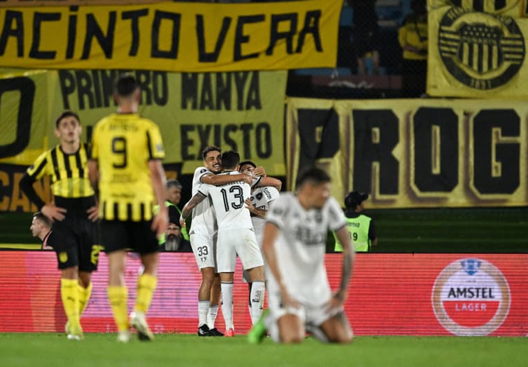 FBL-LIBERTADORES-PEÑAROL-BOTAFOGO