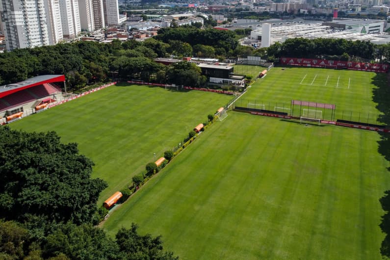 Confira imagens do CT do Tricolor Paulista (Foto: Marcello Zambrana/AGIF)