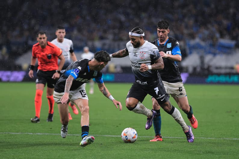 Corinthians encara o Racing pelo jogo decisivo das semifinais da Sul-Americana (Foto: Ettore Chiereguini/AGIF)