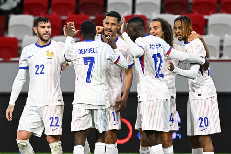 Após vencer Israel, a França vai a campo contra a Bélgica; confira os destaques dos jogos de hoje (Foto: Attila KISBENEDEK / AFP)