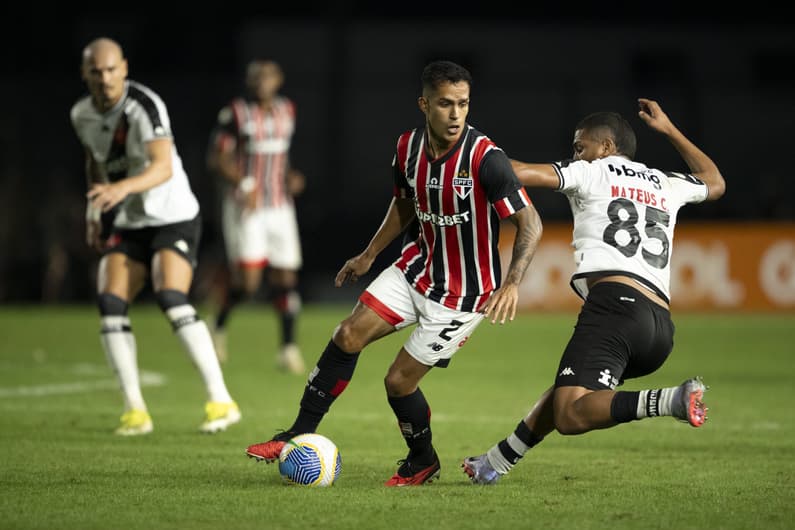 São Paulo e Vasco se enfrentam pelo Brasileirão (Foto: Jorge Rodrigues/AGIF)