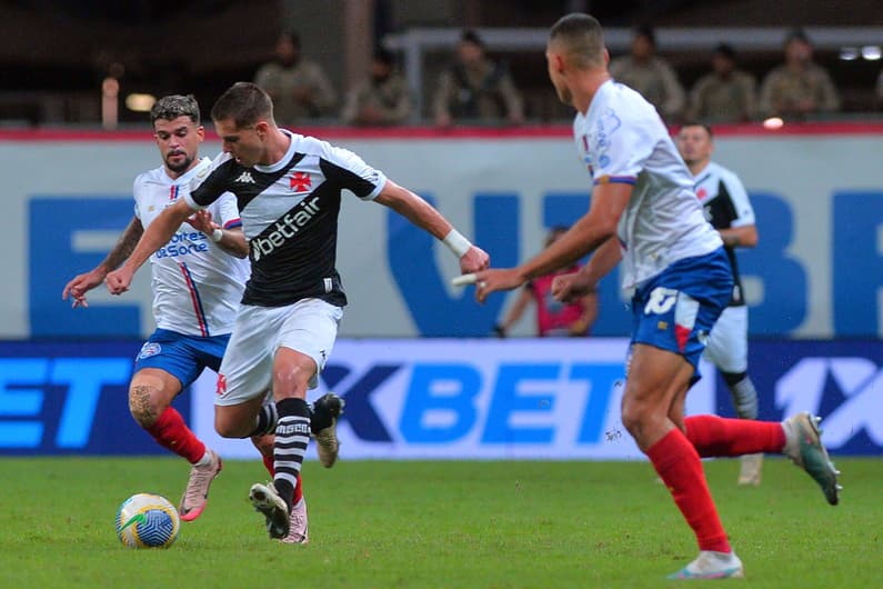 Nesta segunda, o Vasco encara o Bahia pelo Brasileirão; confira os destaques dos jogos de hoje (Foto: Walmir Cirne/AGIF)