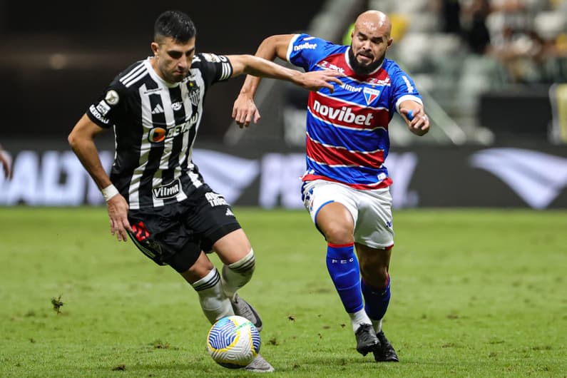 Fortaleza e Atlético-MG se enfrentam pelo Brasileirão (Foto: Gilson Lobo/AGIF)