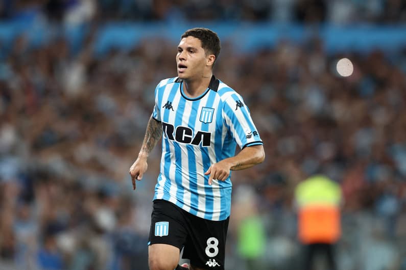 Quintero comemora gol no jogo do Racing contra o Corinthians pela Sul-Americana