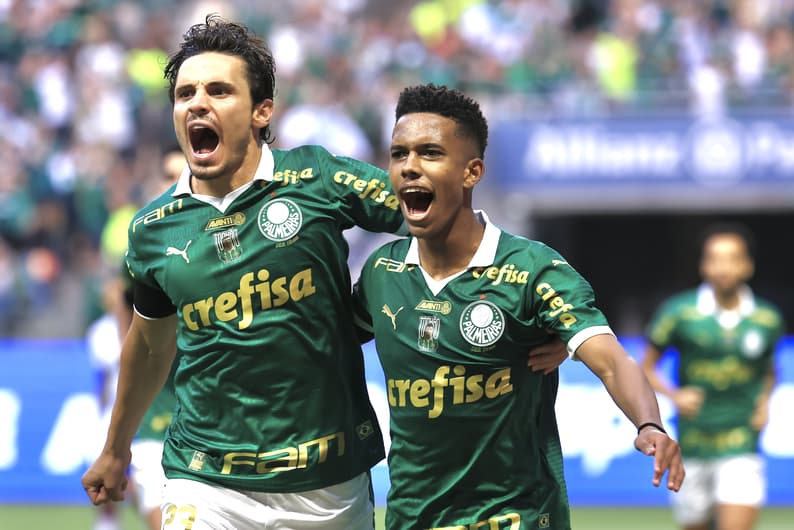 Raphael Veiga e Estevão foram os autores dos gols do Palmeiras