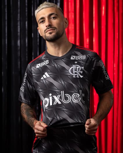 terceira-camisa-flamengo-2024-arrascaeta