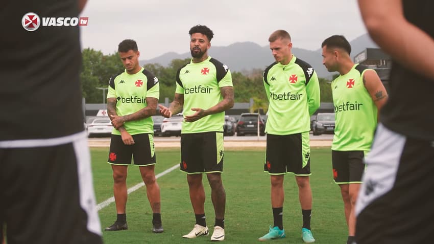 Paulinho vuelve a entrenar con Vasco; Mira el vídeo