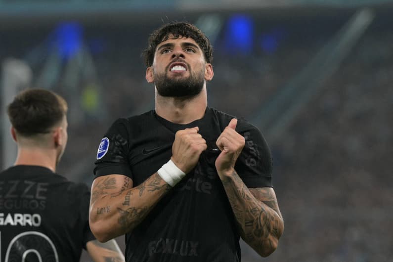 Yuri Alberto comemora seu gol no jogo do Corinthians contra o Racing na Argentina pela semifinal da Sul-Americana