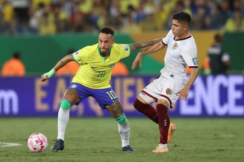 Neymar esteve em campo no último Brasil x Venezuela