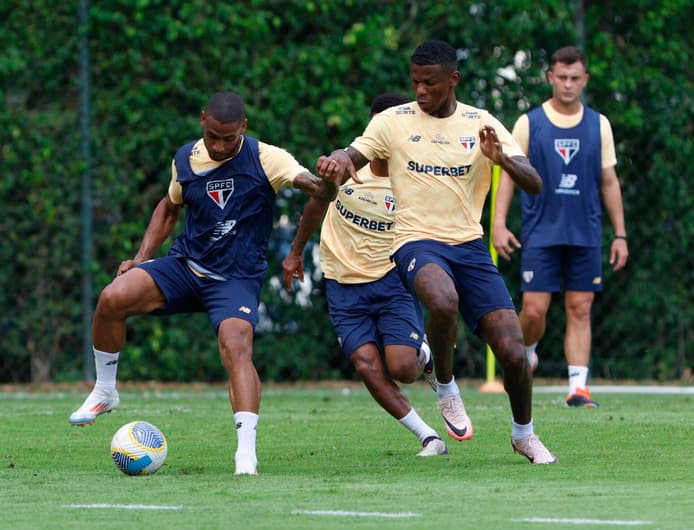 Elenco do São Paulo volta a treinar no CT da Barra Funda na quarta-feira (13)