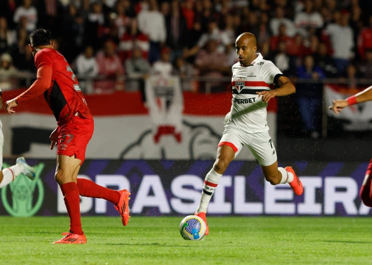 Lucas exalta vibração de Zubeldía em campo e projeta futuro no São Paulo.