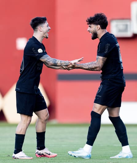 Garro e Yuri ALberto comemorando gol do Corinthians contra o Vitória