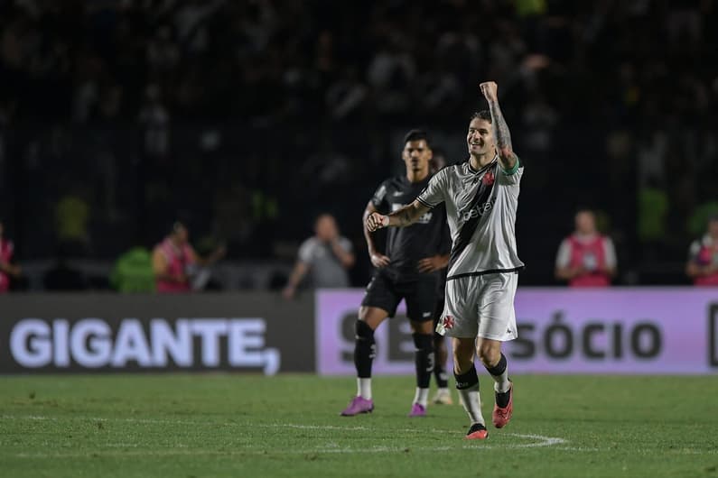 No primeiro turno, o clássico ficou empatado em 1 a 1; veja as informações do jogo de hoje do Vasco (Foto: Thiago Ribeiro/AGIF)