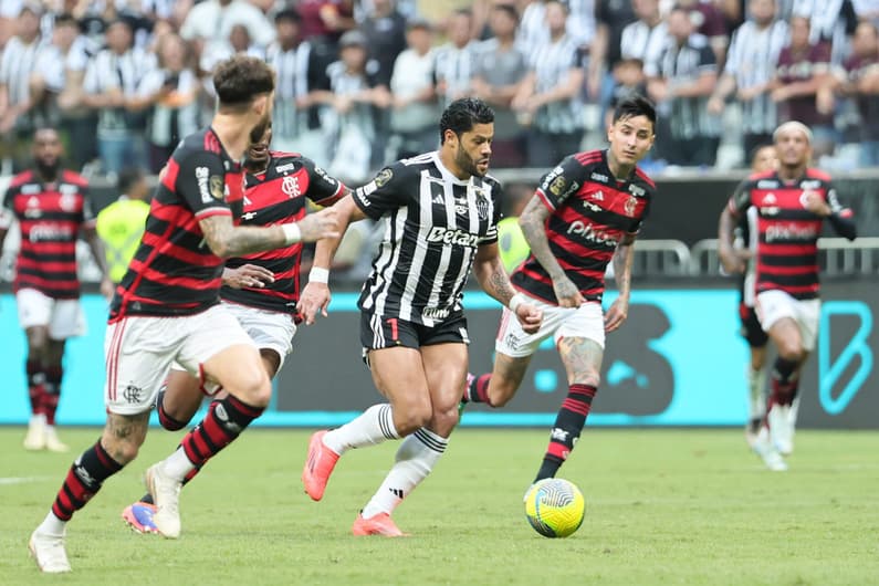 Flamengo e Atlético-MG se enfrentam pelo Brasileirão (Foto: Gilson Lobo/AGIF)