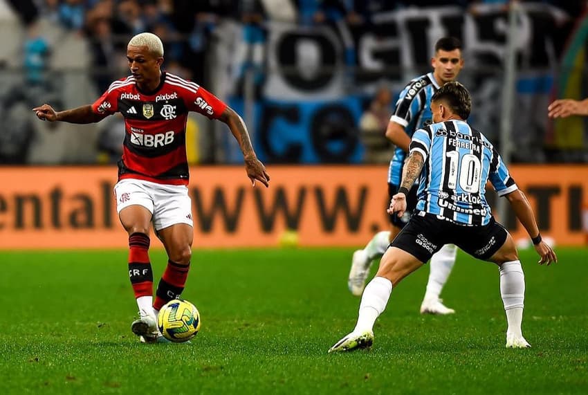 INCRÍVEL! ÍDOLO DO FLAMENGO DESCOBRE JOIA! HISTÓRIA DE WESLEY