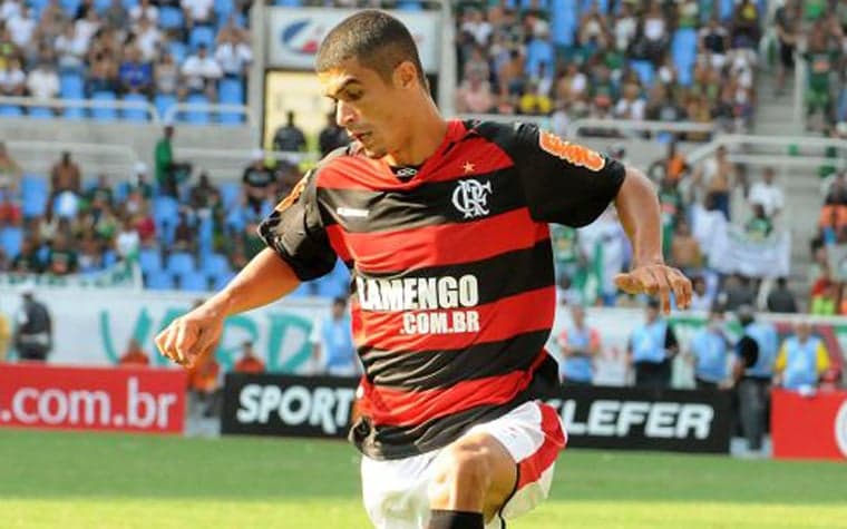 Egídio foi revelado pelo Flamengo (Foto: Alexandre Vidal/ Fla Imagem)