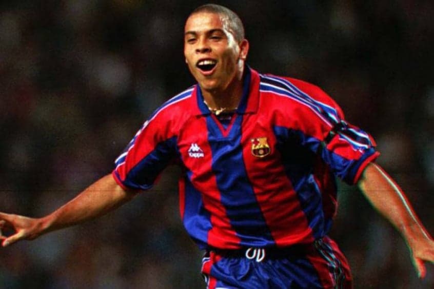 Ronaldo em ação pelo Barcelona (Foto: Divulgação)