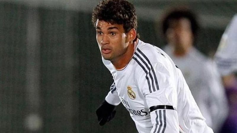 Willian José com a camisa do Real Madrid Foto: Divulgação