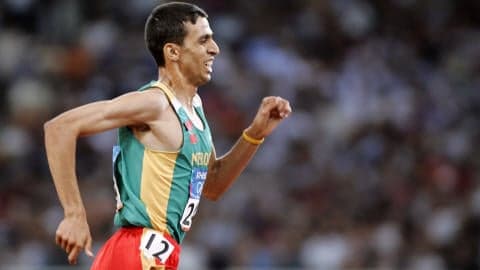 Guerrouj detém redorde da milha há mais de 25 anos (Foto: Toshifumi Kitamura/AFP)