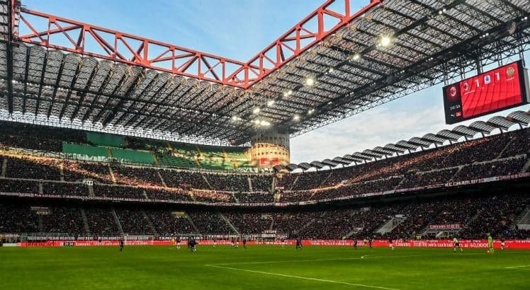 Estádio San Siro lotado de torcedores do Milan (Foto: Reprodução)