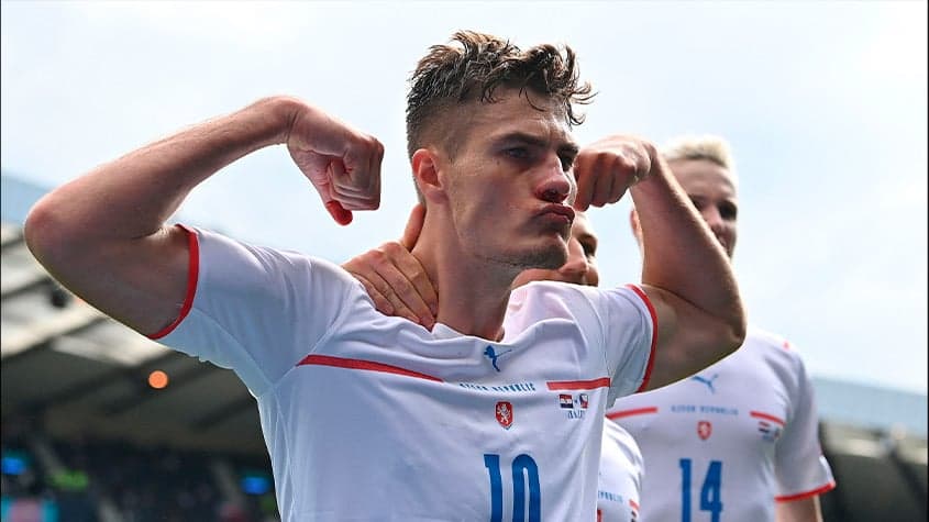 Patrik Schick é a esperança de gols para a Tchéquia. (Foto: AFP)