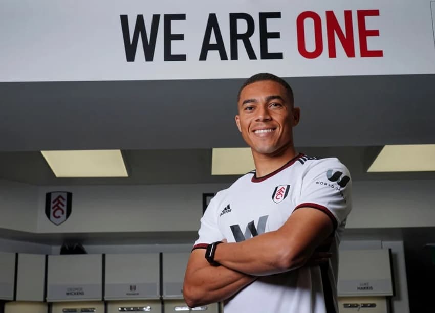 Carlos Vinicius em apresentação no Fulham (Foto: Divulgação/Fulham)