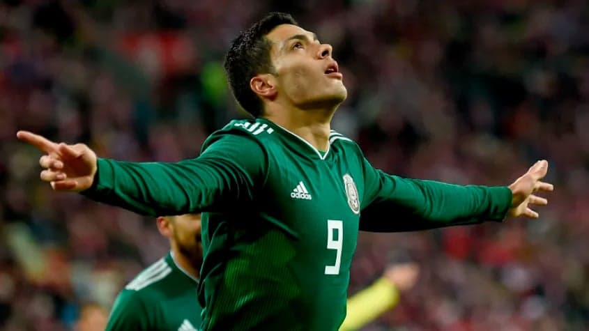 Jiménez em campo pela seleção mexicana. (Foto: Janek Skarzynski/AFP)