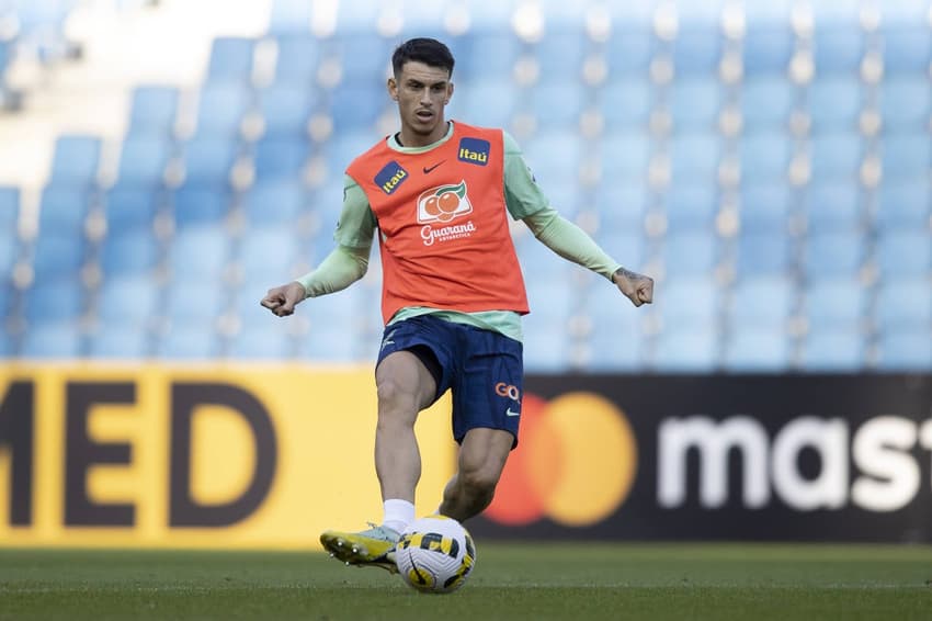 O zagueiro Ibañez agora é a segunda opção para a lateral direita depois do corte de Wesley (Foto: Divulgação/CBF)