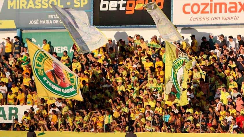 Torcida do Mirassol. (Foto: Marcos Freitas/Agência Mirassol)