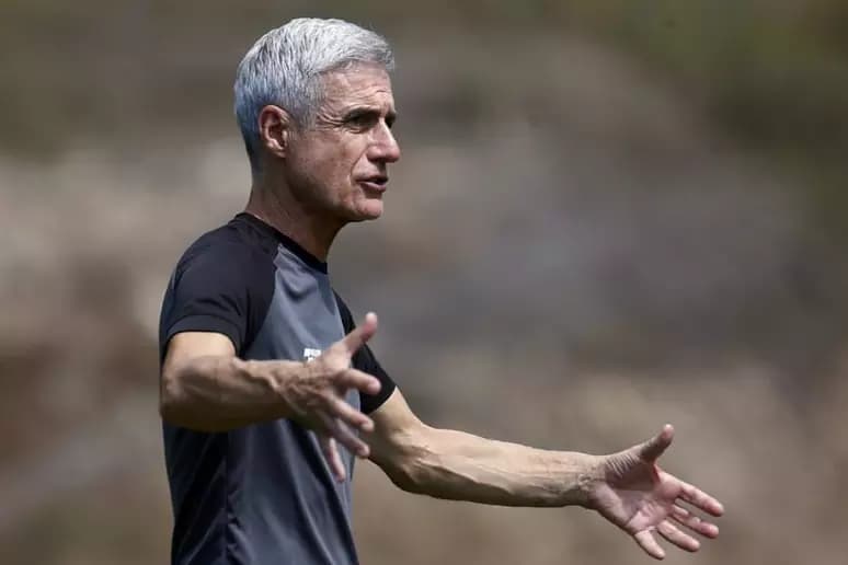 Luís Castro teve passagem importante pelo Botafogo (Foto: Vitor Silva/Botafogo)