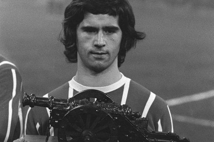 Gerd Muller com a camisa do Bayern de Munique (Foto: SVEN SIMON / SVEN SIMON / dpa Picture-Alliance via AFP)
