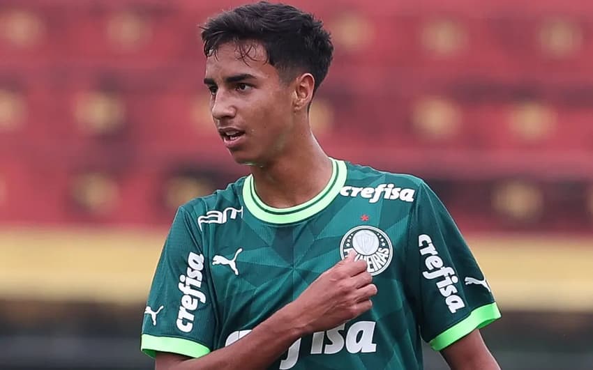 O zagueiro Vitor Reis, vendido ao Manchester City e hoje no Girona, da Espanha, rendeu R$ 215 milhões ao Palmeiras (Foto Fabio Menotti / Palmeiras)