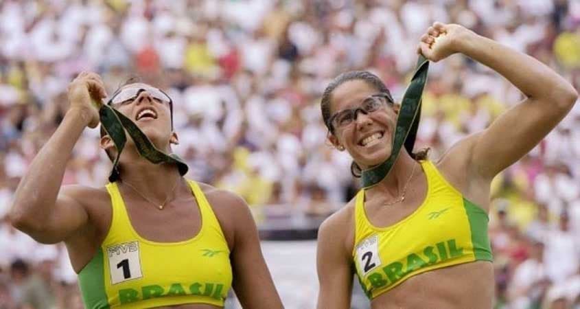 Jackie Silva e Sandra Pires foram medalha de ouro em Atlanta 1996 (Foto: Divulgação)