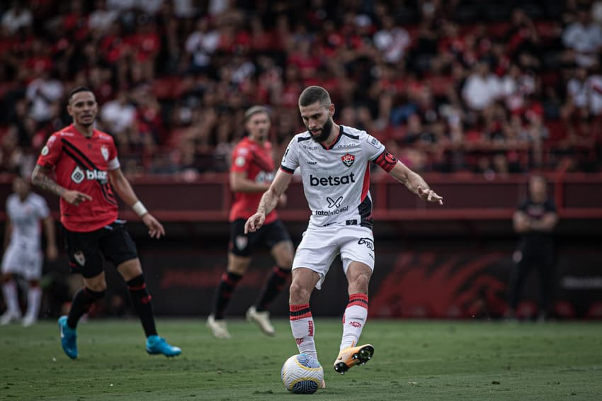 Wagner Leonardo durante partida contra o Atletico-GO, no estadio Antonio Accioly pelo Campeonato Brasileiro 2024. (Foto: Isabela Azine/AGIF)