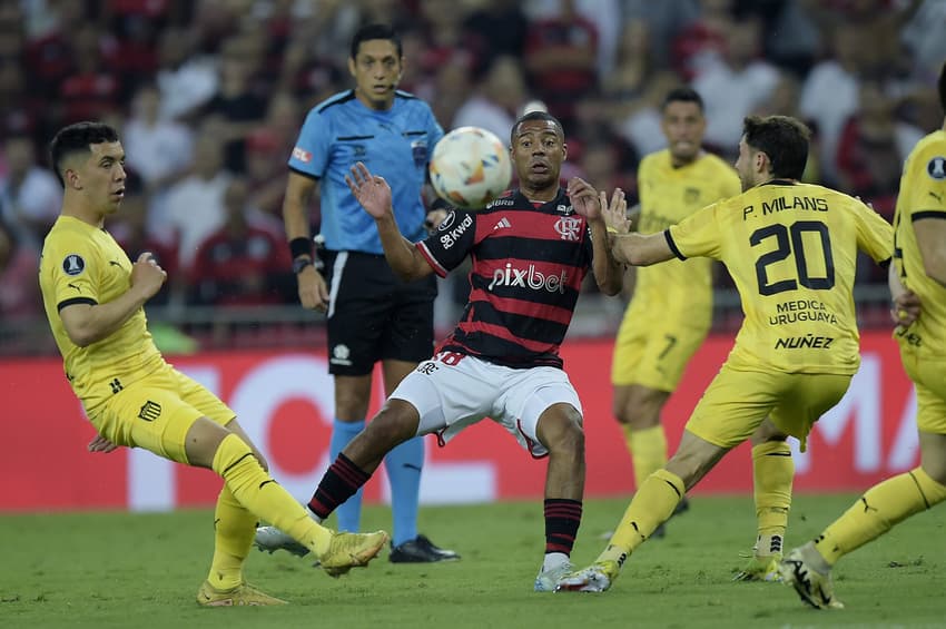 De La Cruz em Flamengo x Peñarol