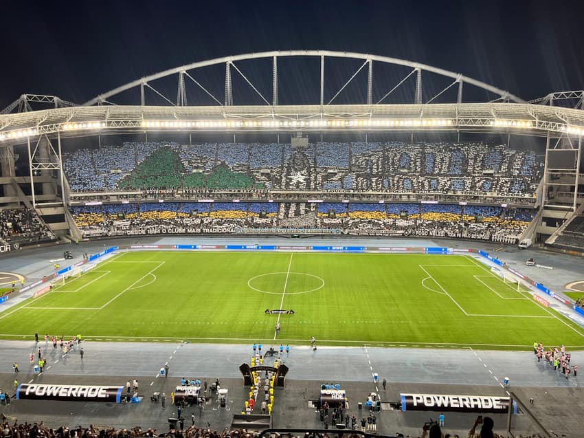 Mosaico no Nilton Santos homenageando o Rio de Janeiro (foto: Isabelle Favieri/Lance!)
