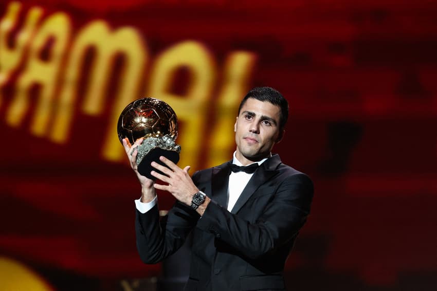Rodri conquista bola de ouro de 2024 (Foto: FRANCK FIFE / AFP)