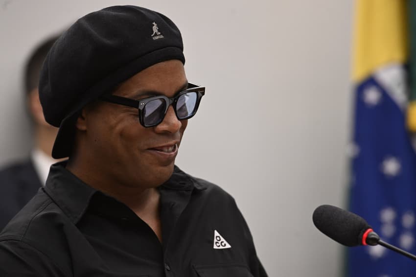 Ronaldinho e Bolt lideram times em liga concorrente da Kings League (Foto: Mateus Bonomi/AGIF)