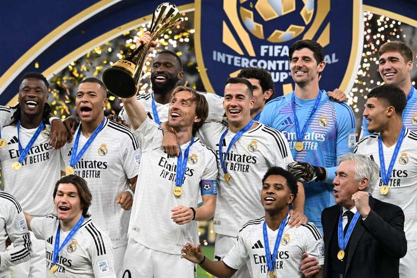O Real Madrid foi o campeão da primeira edição da Copa Intercontinental no novo formato, no fim de 2024. (Foto: Mahmud HAMS / AFP)
