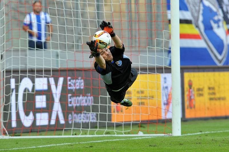 Casillas chegou este ano no Porto e já é ídolo (Foto: Divulgação / FC Porto)