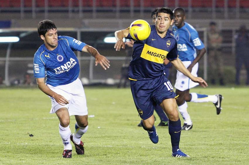 Libertadores 2008 - Cruzeiro x Boca Juniors - Fabricio e Riquelme (Foto: Gil Leonardi/LANCE!Press)